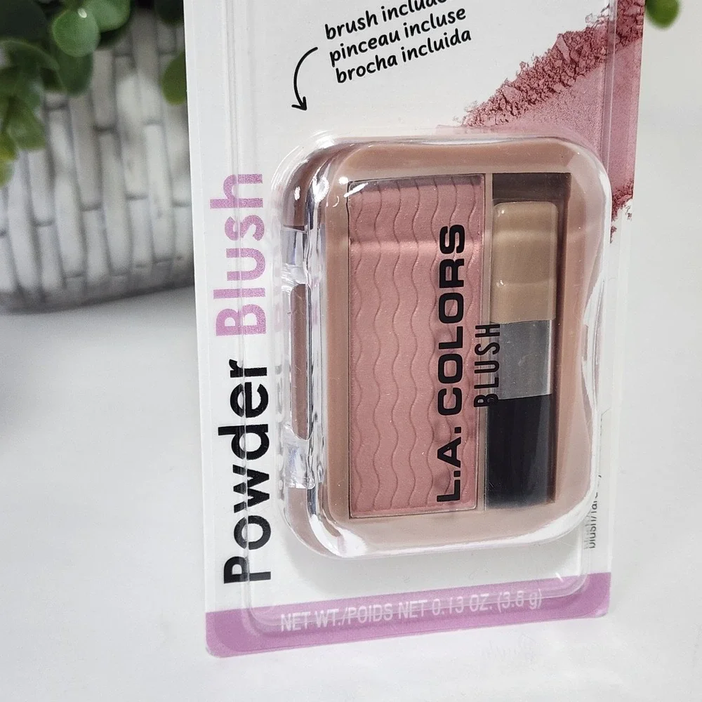 L.A. COLORS Powder Blush - Berry Pretty C62239 ~ 0.13 oz ~ New and Unopened